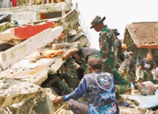 Indonesia cifra en 268 muertos por terremoto