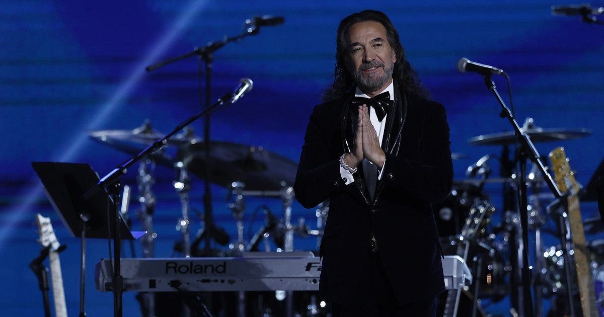 Marco Antonio Solís recibe el premio Persona del Año en los Latin Grammy 2022