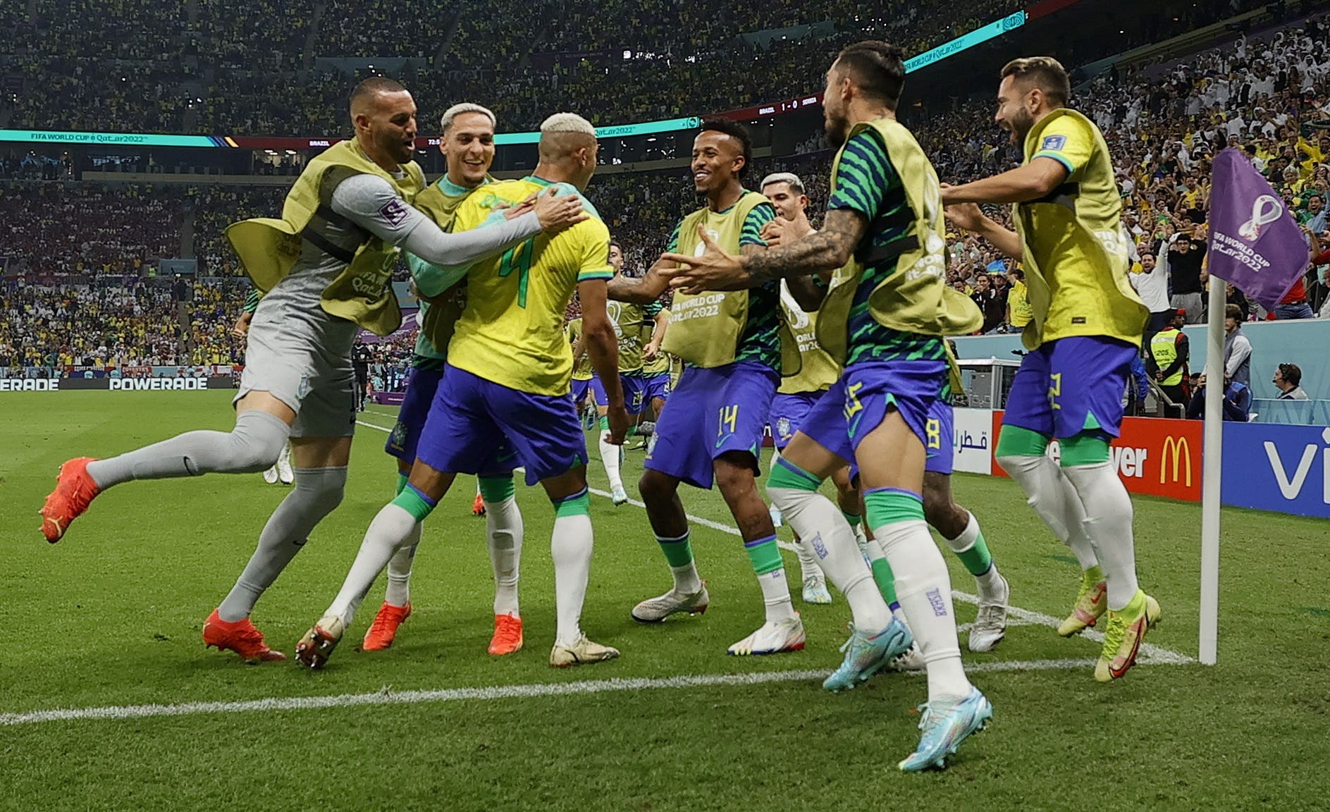 Doblete de Richarlison da a Brasil victoria 2-0 ante Serbia