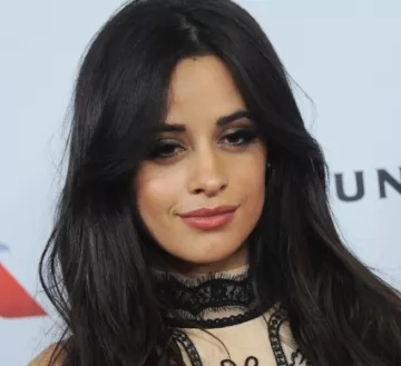 Camila Cabello vuelve, tiene  nuevo novio