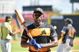 Lidom suspende y multa a Ricky Ravelo del Licey por canción a Orlando Calixte