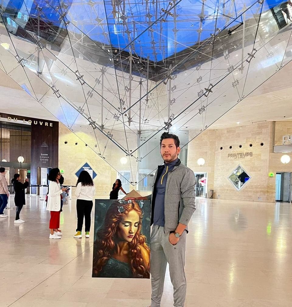 Elvin Tolentino, se destaca en el Carrusel del Louvre en París