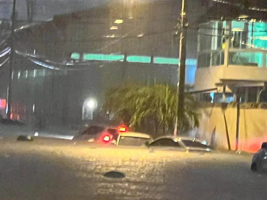 Así colapsó Santo Domingo y el Distrito Nacional con tres horas de intensas lluvias
