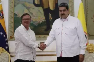 Maduro y Petro se reúnen por primera vez en Caracas