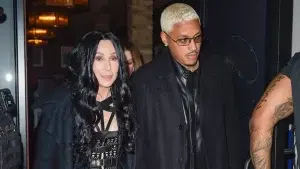 Cher está en pareja con Alexander Edwards, 40 años menor que ella