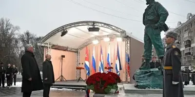 Putin y Díaz-Canel inauguran una estatua de Fidel Castro en Moscú 