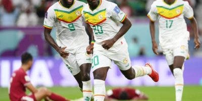 Senegal derrota al anfitrión Qatar y mete presión a Ecuador en Grupo A del Mundial