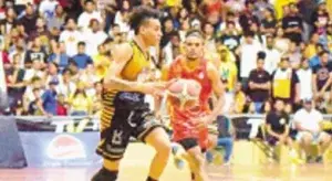 Richard Bautista implanta su calidad en basket Moca