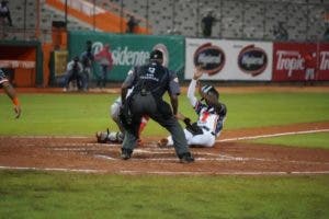 Toros detienen su racha negativa con blanqueada a Leones