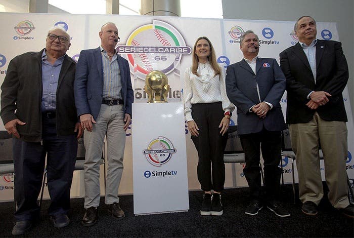 Presentan el trofeo de la Serie del Caribe Gran Caracas 2023