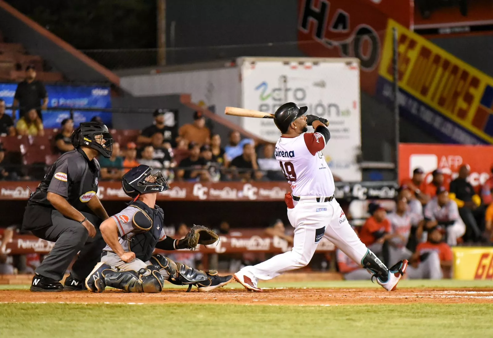 Balentien jonronea y Gigantes ganan su segundo al hilo