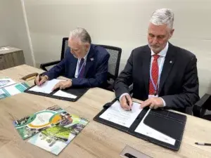 Medio Ambiente firma acuerdo que permitirá acceder a fondos para impulsar desarrollo sostenible