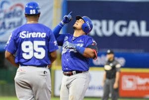 Jair Camargo remolca tres, Moyers lanza en blanco, Licey supera a los Leones