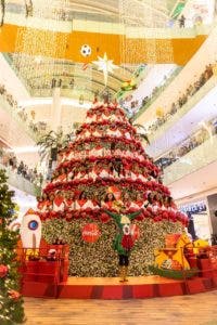 Ágora Mall inaugura su navidad con las 60 voces en su Árbol que Canta