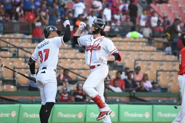 O’Brien lidera triunfo de Leones, que tuvo un buen pitcheo para vencer a las Estrellas