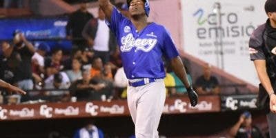 Licey gana quinto en línea en base a jonrones y retorna al primer lugar