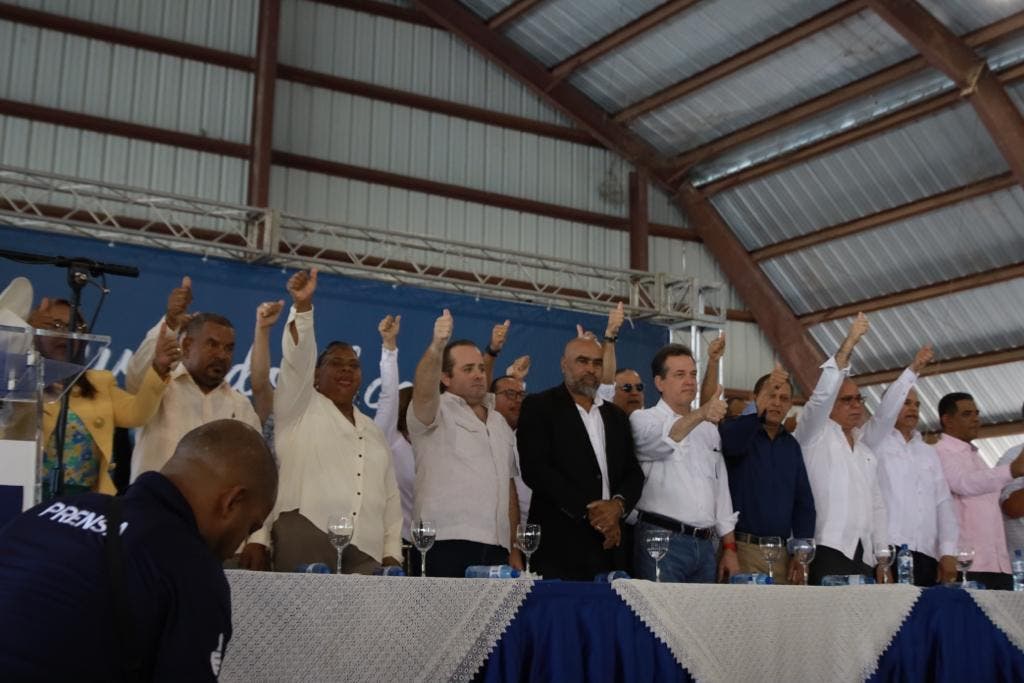 Alcalde municipio Dajabón deja PLD y se juramenta en PRM