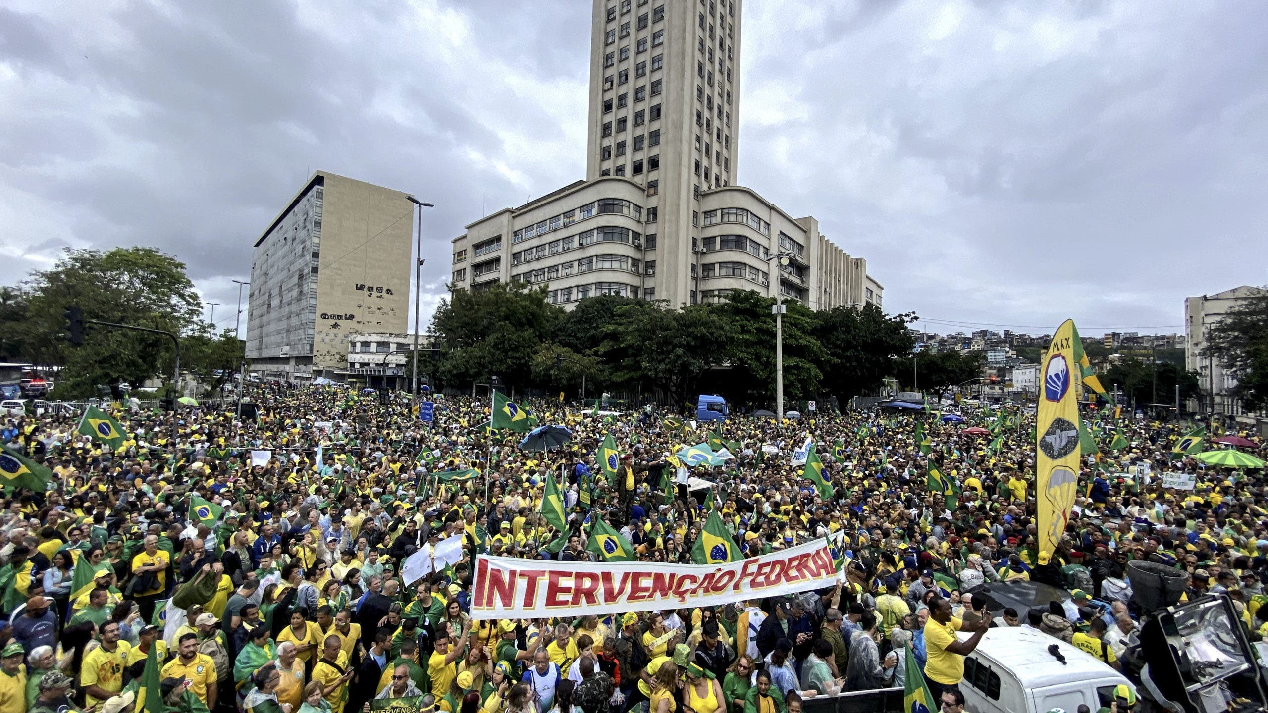 El bolsonarismo se rebela contra las elecciones y exige un golpe contra Lula