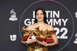 Rosalía gana el Latin Grammy a mejor álbum del año con “Motomami»