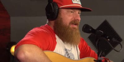 El cantante country Jake Flint muere horas después de casarse