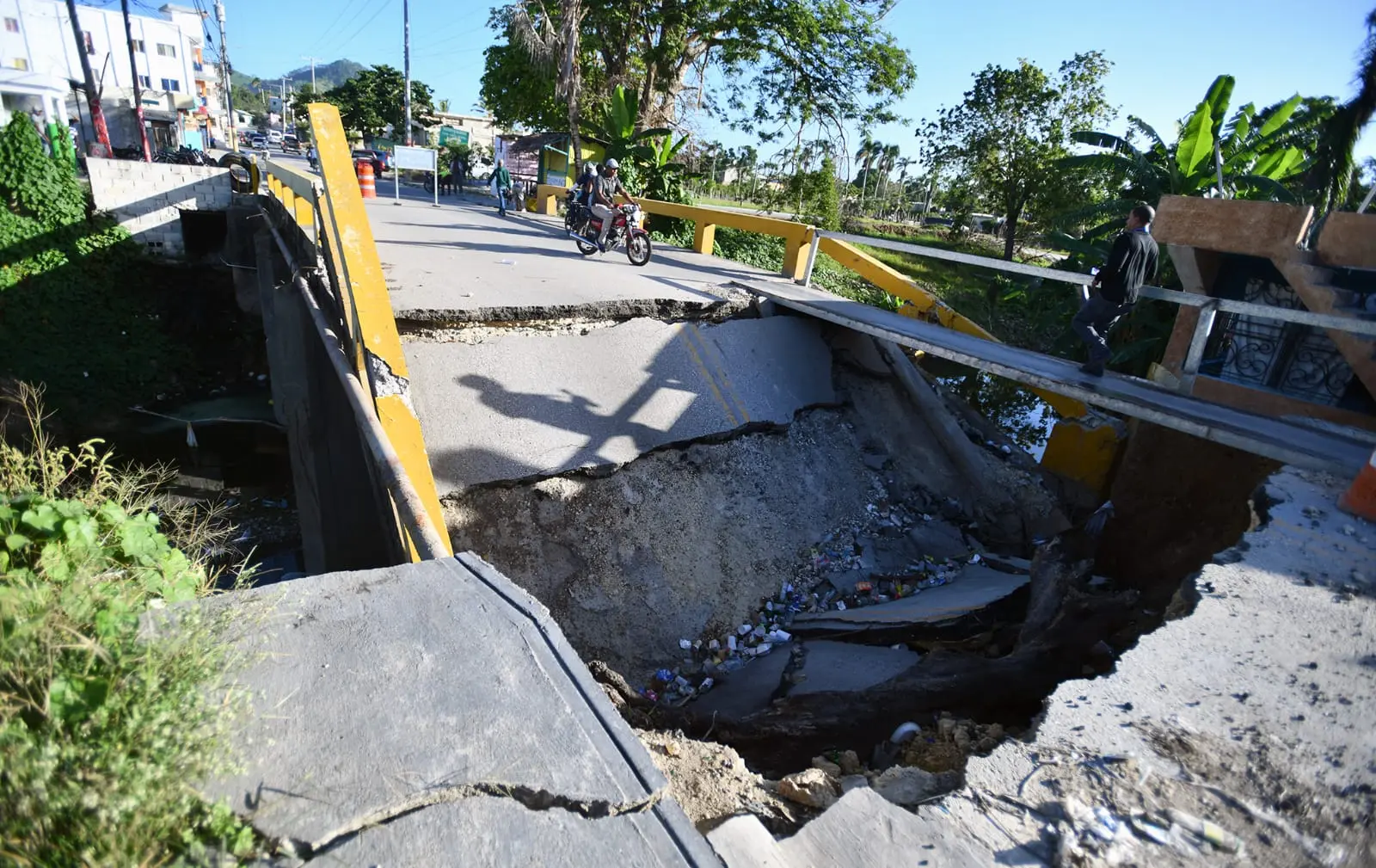 Gobierno inicia construcción puente comunica La Otra Banda con Nisibón, La Altagracia