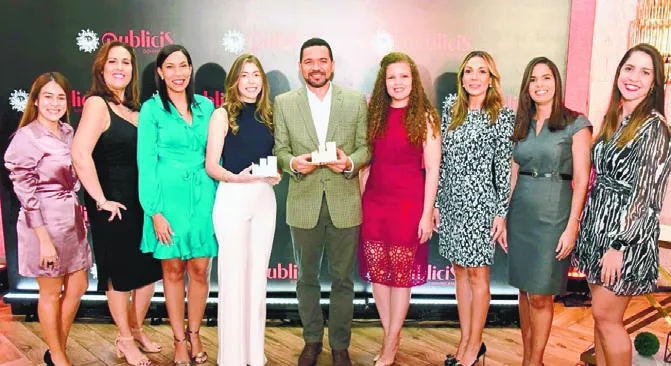 Ana Lozano, Marisol Martínez, Ana Cristina Contreras, María Alejandra Antuñano, Huáscar Beltré, Glorizell Contreras, Patricia Mejía, Carolyn Ortega y Rosa Rocha.
