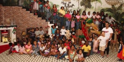 Noche Mágica de Navidad vuelve a llevar alegría a los niños de Punta Cana
