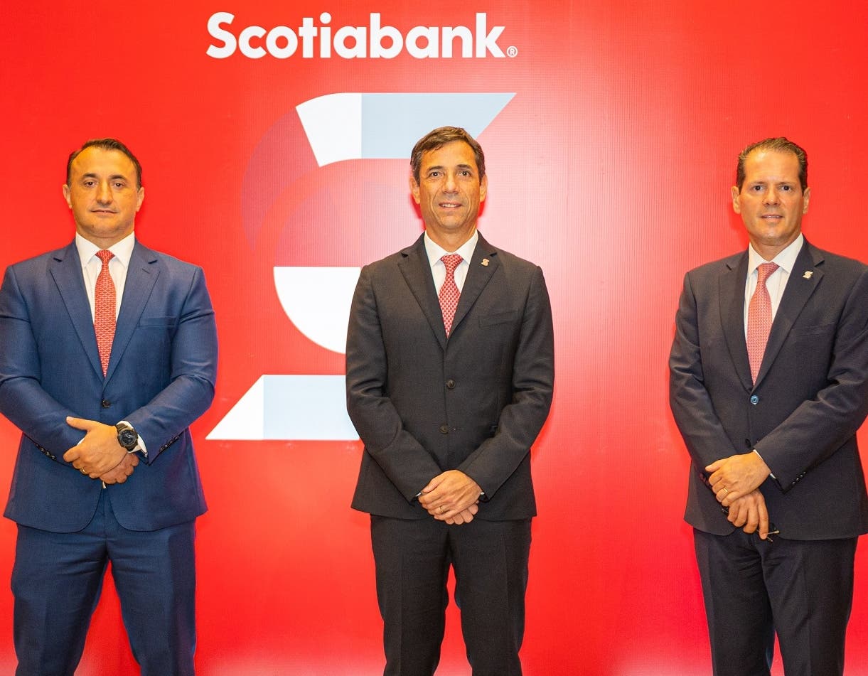 Scotiabank ofrece cóctel a clientes y relacionados