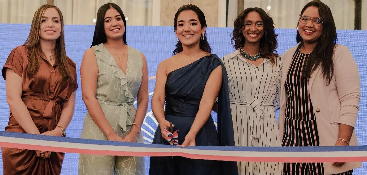 Emelinda Tejada, Mariel Gutiérrez, Karen Gutiérrez, Rayveli Hernández y Honny Jímenez.