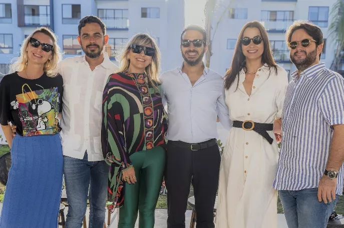 Valeria Dujarric, Julio Armando Dujarric, Deborah Karter, Munir Slaiman, Karla Pichardo y Andrés Alba. Valeria Dujarric, Julio Armando Dujarric, Deborah Karter, Munir Slaiman, Karla Pichardo y Andrés Alba.