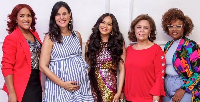 Hidaliza Peguero, Pamela Pichardo, Raysa Carolina, Emma Guzmán y Fann.