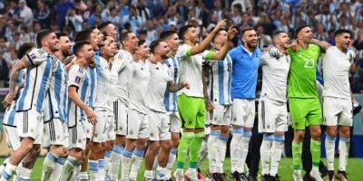 Argentina pasa a final al vencer 3-0 a Croacia