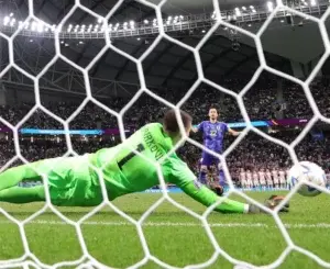 Croacia vence a Japón y avanza cuartos de final