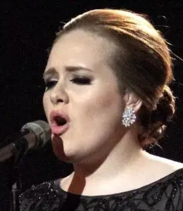 Adele habla de su divorcio en  presentación en vivo