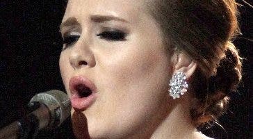 Adele habla de su divorcio en  presentación en vivo