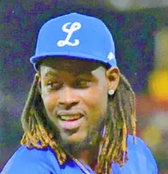 Oneil Cruz se lesiona  tobillo izquierdo con el Licey