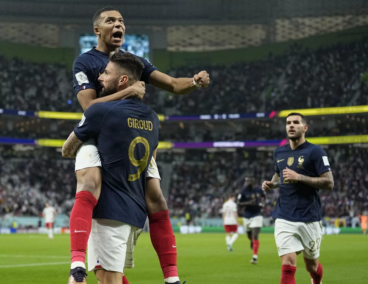 Mbappé impulsa Francia a cuartos de final en Qatar