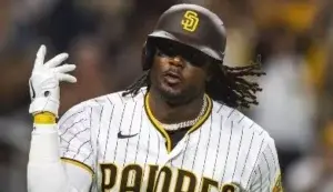 Josh Bell firma por US$33 millones