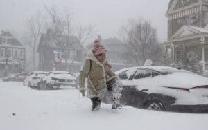 Prevén más caos por tormenta invernal en EEUU