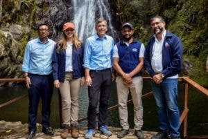 Diplomáticos de la Gran Bretaña visitan proyecto