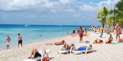 Autoridades turísticas del Caribe predicen un aumento de visitantes para 2023