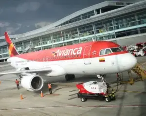 Denuncian que aerolínea Avianca niega reembolsar boleto aéreo a pasajero