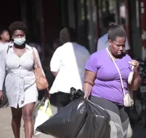 El uso de mascarillas en los comercios es bajo