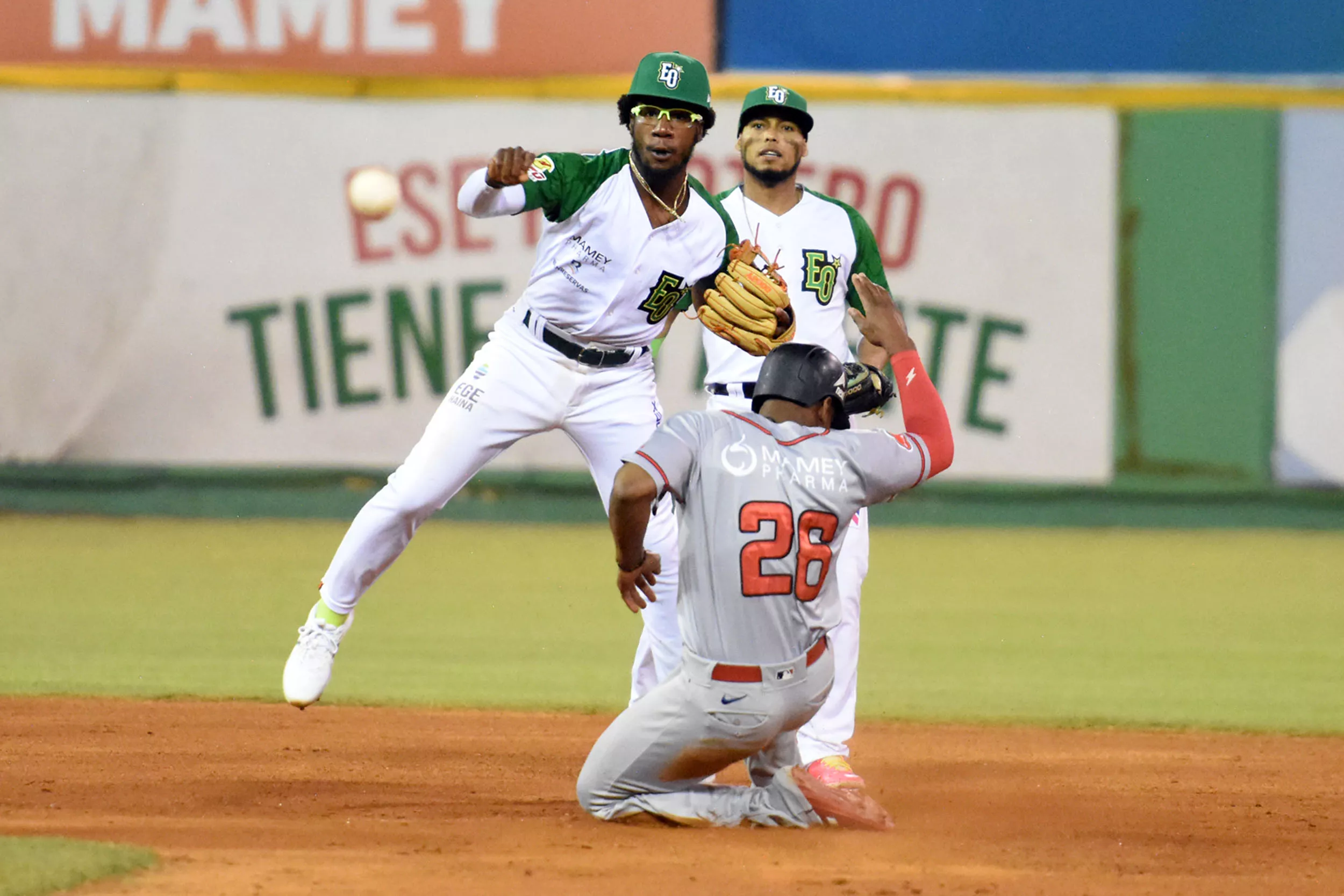 Estrellas dejan a Leones fuera del Round Robin