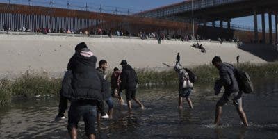 EEUU: Migrantes esperan decisión sobre restricciones a asilo