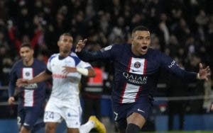 Mbappé salva al PSG con penal; Neymar expulsado