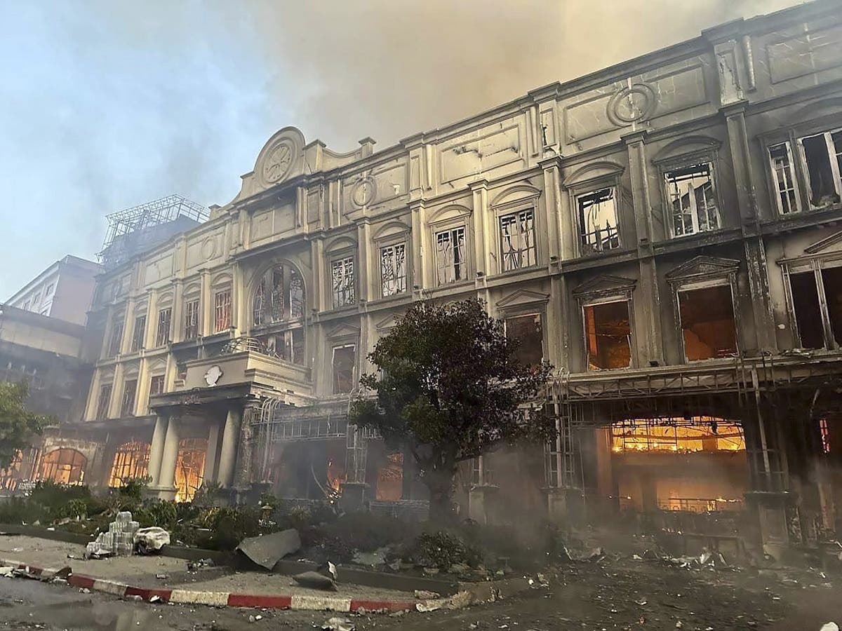 Al menos 30 muertos y 100 heridos en un gran incendio en un casino de Camboya