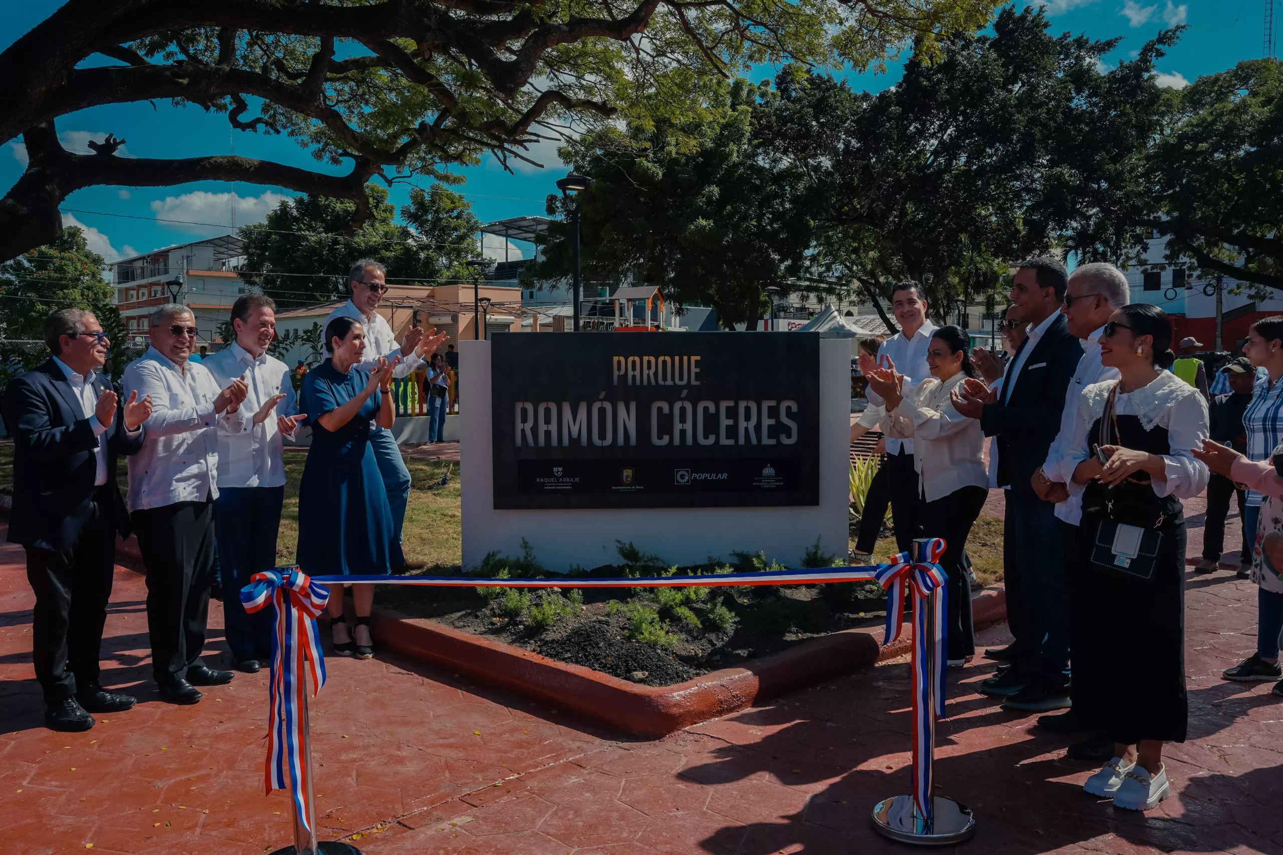 Popular, MICM y Primera Dama remozan parque Ramón Cáceres en Moca