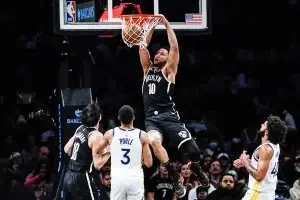 Nets anotan 91 puntos en la primera mitad y aplastan a Warriors