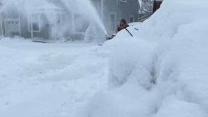 Prevén más nieve en NY tras fuerte tormenta invernal